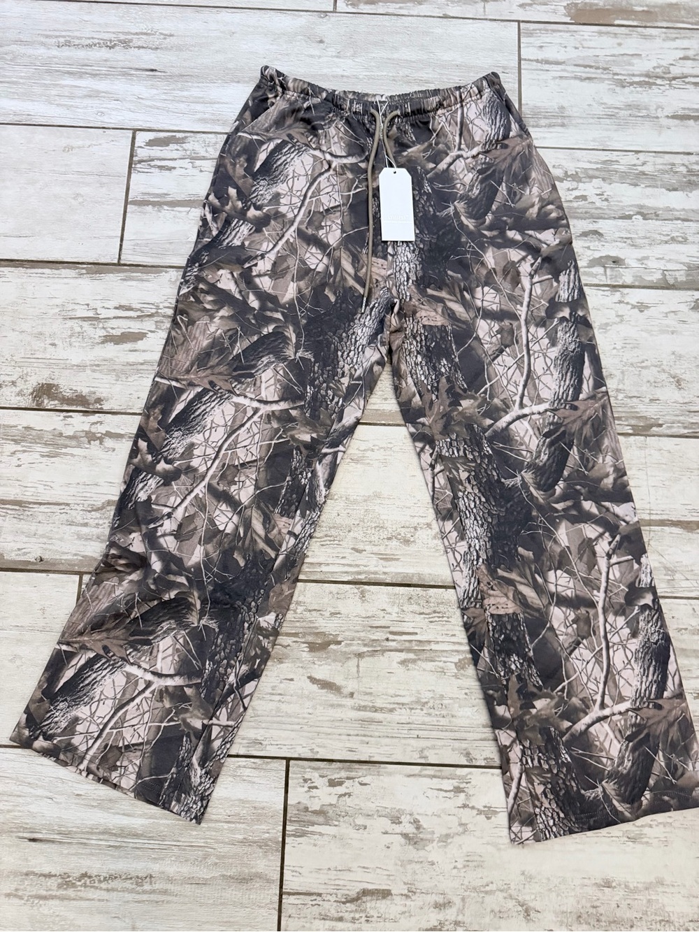NWT Women's lightweight camo sweatpants